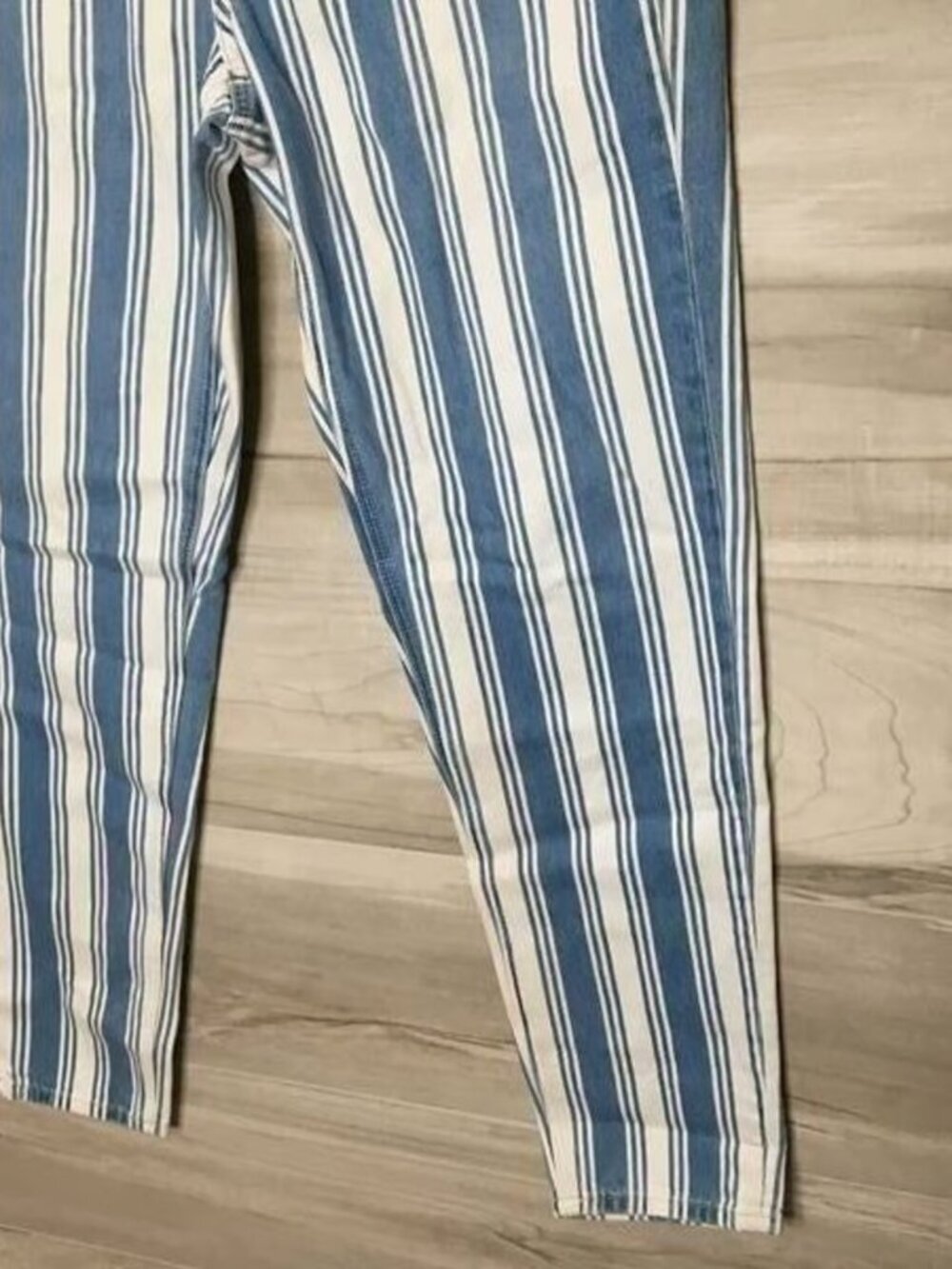 American Eagle Blue Indigo White Striped Retro Mom Jeans Size 0 - Picture 4 of 9